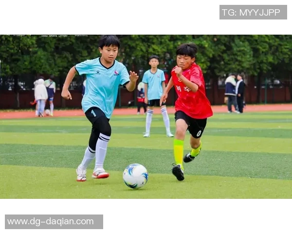 以足球中锋球星名字串联辉煌瞬间全面解读绿茵场上的进攻艺术